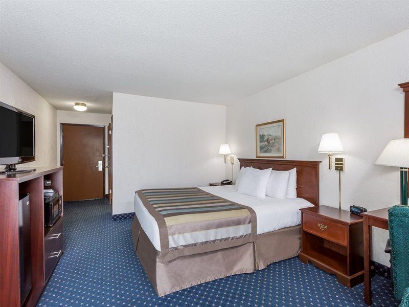 Baymont By Wyndham Greensboro/Coliseum Kültér fotó
