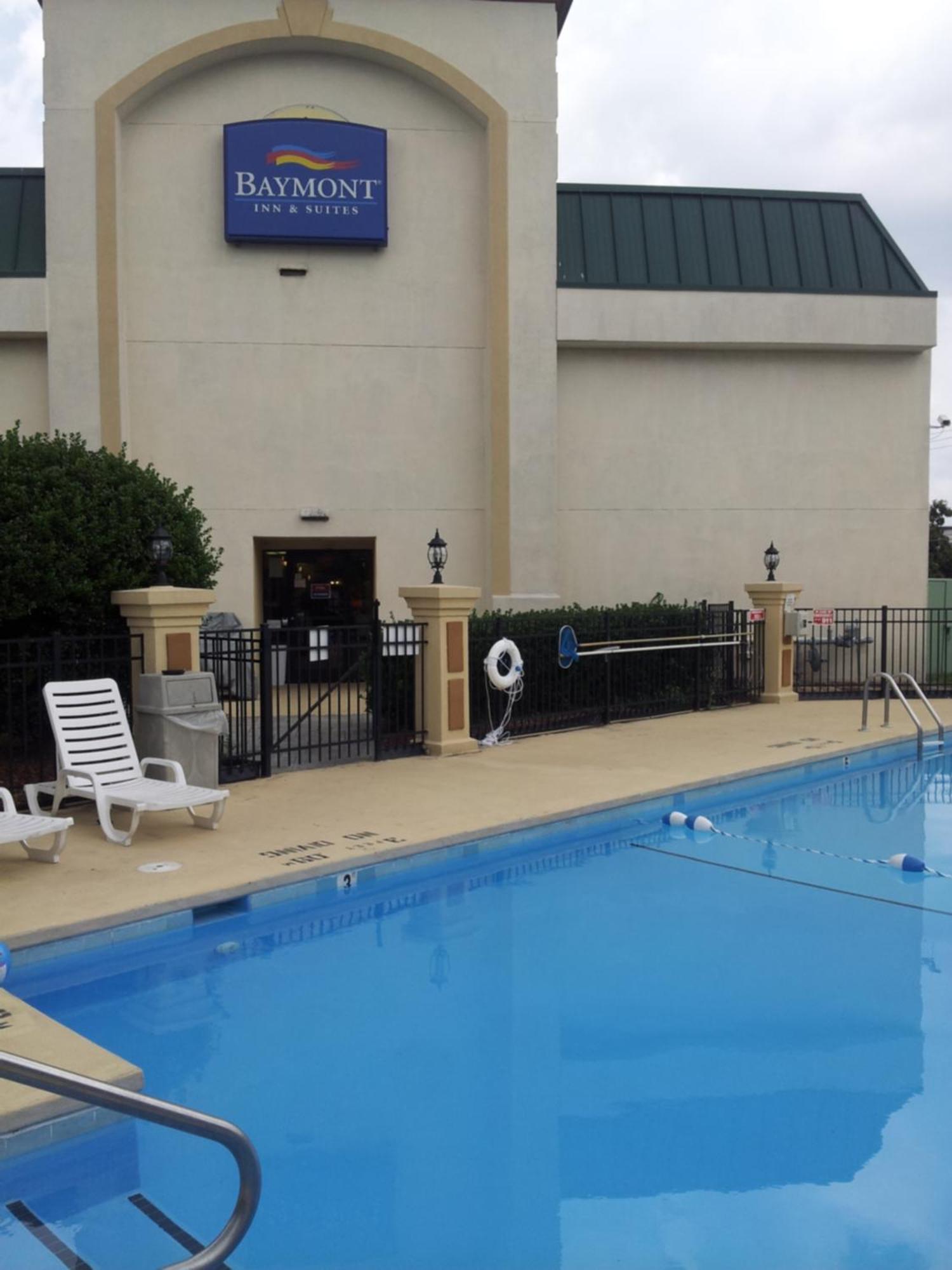 Baymont By Wyndham Greensboro/Coliseum Kültér fotó
