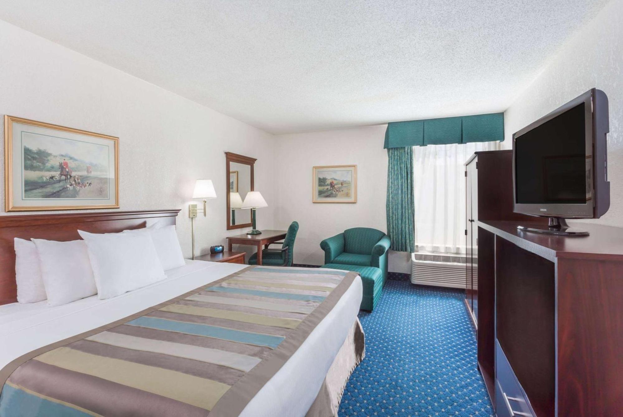 Baymont By Wyndham Greensboro/Coliseum Kültér fotó